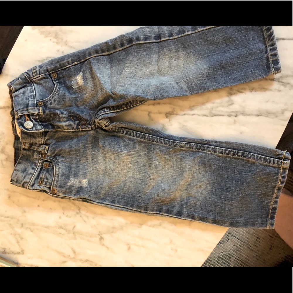 Levi’s 3T distressed denim